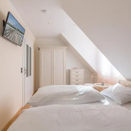 Wagenknecht, 12 Apartman