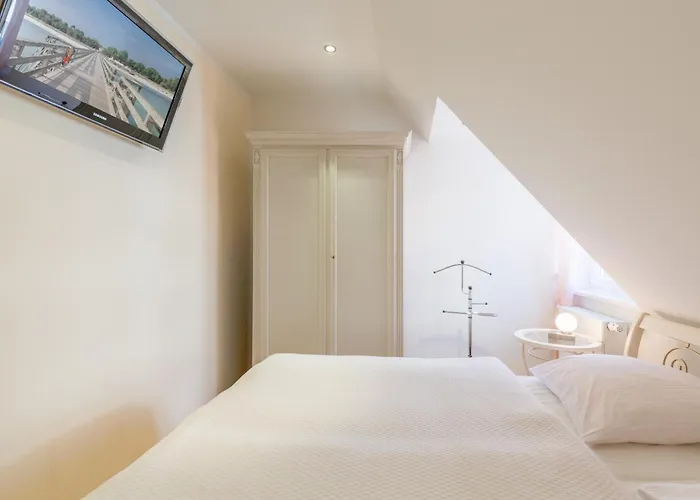 Wagenknecht, 12 Apartman *